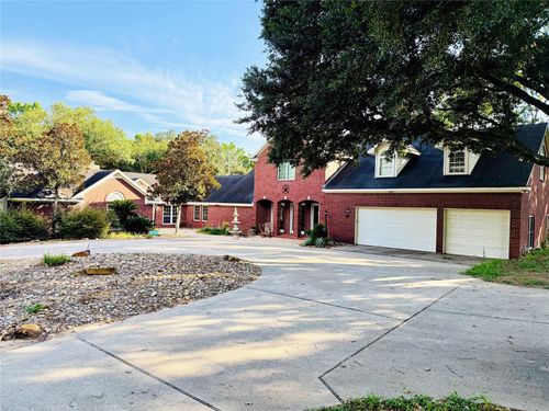 610 Oak Creek Ct, Sealy, TX, 77474-9243 | Card Image