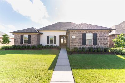 219 Mandalay East Drive, House other with 3 bedrooms, 2 bathrooms and null parking in Houma LA | Image 1