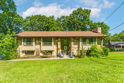 2647 May Ave, Maryville, TN, 37804-2819 | Card Image