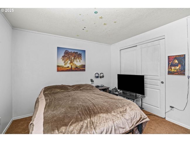 1972 Adelman Loop, House other with 3 bedrooms, 3 bathrooms and 2 parking in Eugene OR | Image 19