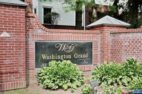 80 Ridgewood Rd, Township Of Washington, NJ, 07676-5131 | Card Image