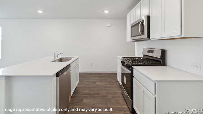 15519 Mint Patch Mdw, House other with 4 bedrooms, 2 bathrooms and null parking in Von Ormy TX | Image 6
