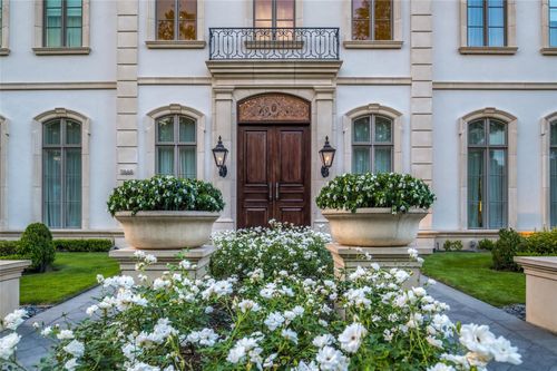 3868 Olympia Dr, Houston, TX, 77019-3032 | Card Image