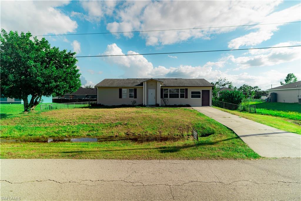 Residential in LEHIGH ACRES 5