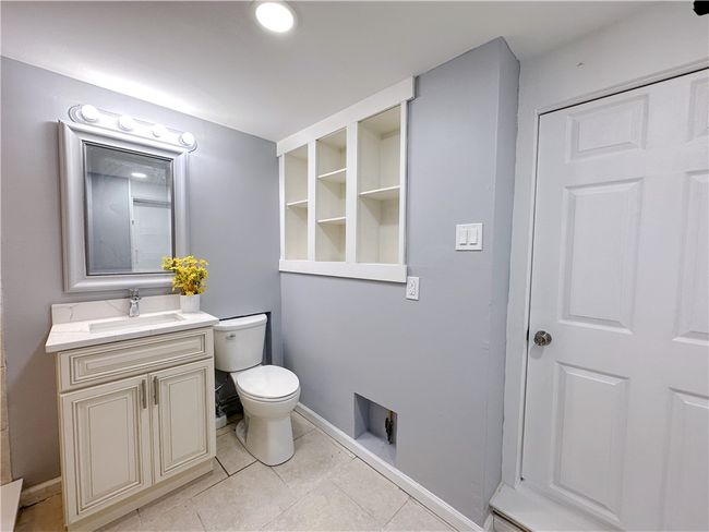 Unit 1 bathroom | Image 19