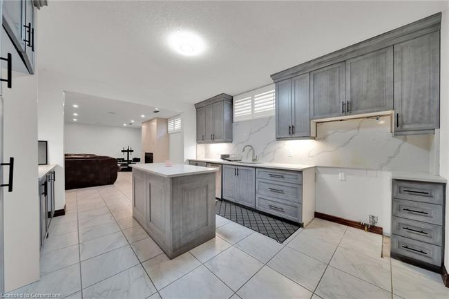 117 Christopher Dr, House other with 4 bedrooms, 5 bathrooms and 6 parking in Hamilton ON | Image 6