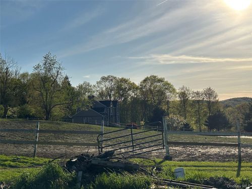 5 Corral Dr, Mahopac, NY, 10541-4824 | Card Image