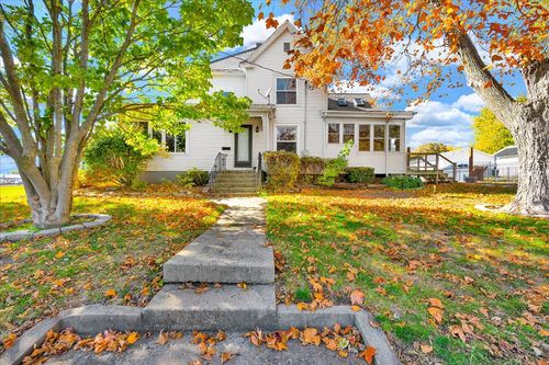 393 E Front St, El Paso, IL, 61738-1252 | Card Image