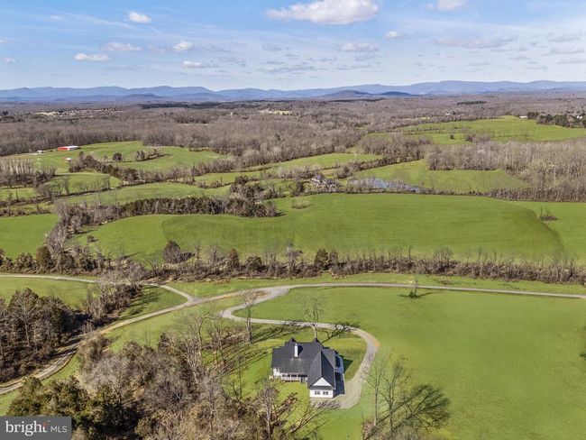 7039 Silk Rd, House other with 6 bedrooms, 5 bathrooms and null parking in JEFFERSONTON VA | Image 7