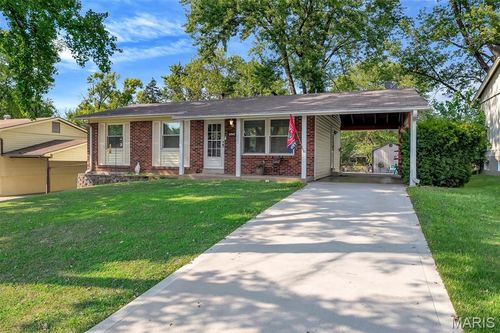 11947 Glenpark Dr, Maryland Heights, MO, 63043-1656 | Card Image