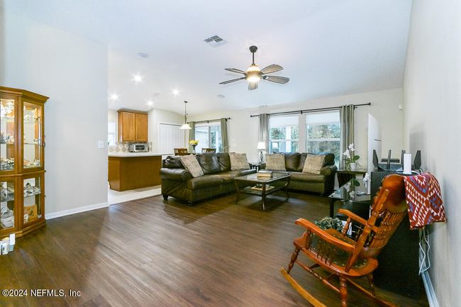 816 Bonaparte Landing Blvd, House other with 3 bedrooms, 2 bathrooms and null parking in JACKSONVILLE FL | Image 7