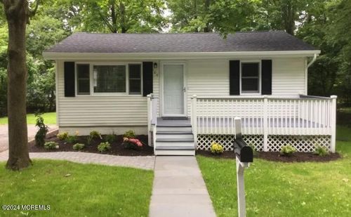 104 Brown Trl, Hopatcong, NJ, 07843-1022 | Card Image