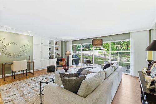 206-310 49th St, Kansas City, MO, 64112-2699 | Card Image