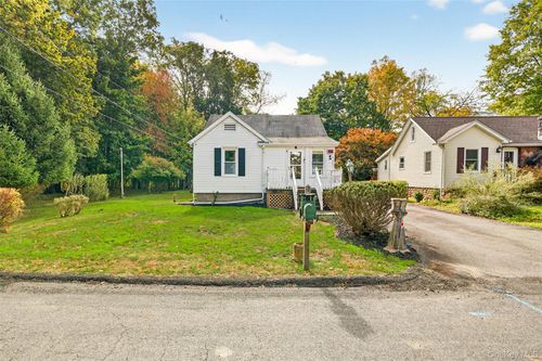 18 Oakwood Rd, Bardonia, NY, 10954-1610 | Card Image