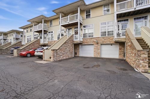 208 Beachwalk Trl, Luna Pier, MI, 48157-9401 | Card Image