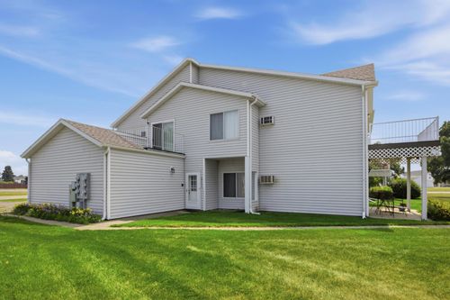 2923 32nd St S, Moorhead, MN, 56560-5403 | Card Image
