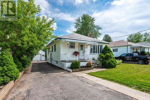 260 Elmwood St, Kingston, ON, K7M2Y8 | Card Image