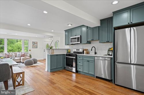 741 Leafydale Ter, PIKESVILLE, MD, 21208-4611 | Card Image