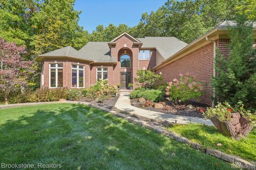 5947 Blackberry Ln, Clarkston, MI, 48348-5177 | Card Image