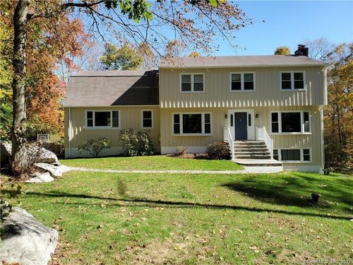 208 Guinea Rd, Stamford, CT, 06903-3709 | Card Image