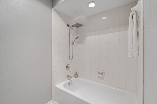 9818 Amberton Pkwy, Townhouse with 3 bedrooms, 3 bathrooms and null parking in Dallas TX | Image 26