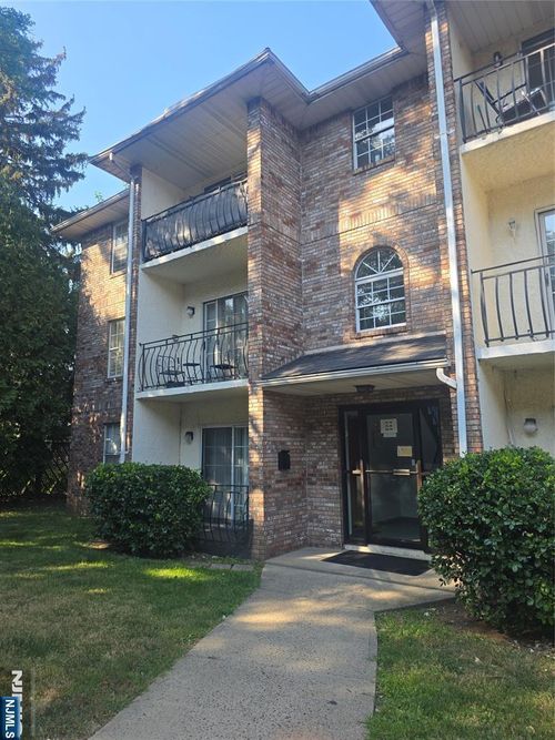 800 Summer Ave, Newark, NJ, 07104-3531 | Card Image