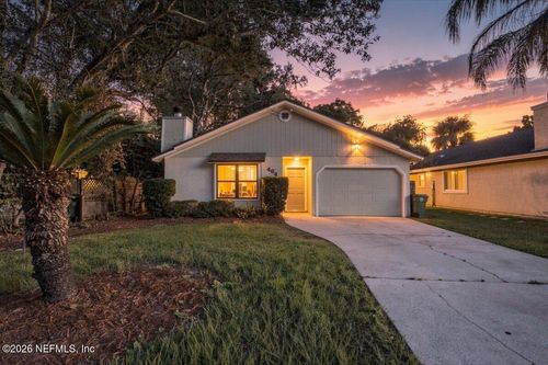 464 14th Ave S, Jacksonville Beach, FL, 32250-4911 | Card Image