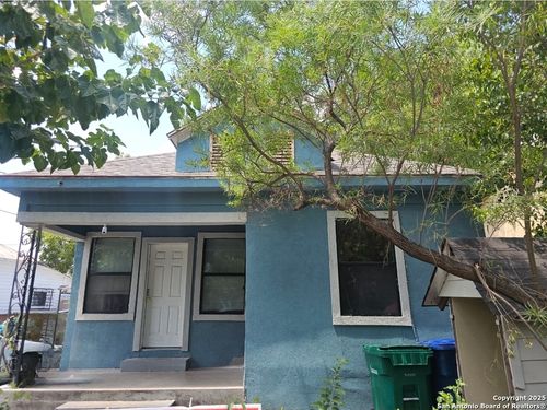 111 San Martin St, San Antonio, TX, 78207-2252 | Card Image