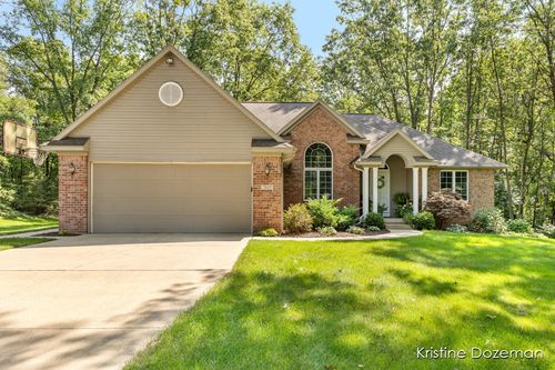 7655 Raven Dr Se, Caledonia, MI, 49316-8452 | Card Image