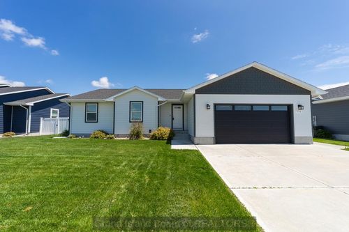529 Little Bluestem Dr S, Grand Island, NE, 68803-3070 | Card Image