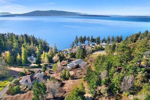 405 Arbutus Pl, Bellingham, WA, 98225-8703 | Card Image