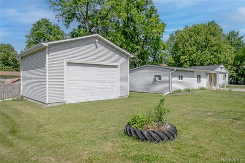 1501 Freeman St, Owosso, MI, 48867-4023 | Card Image