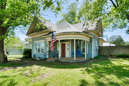 303 S Church St, Winters, TX, 79567-5005 | Card Image