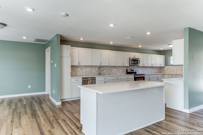 124 Herweck Dr, House other with 4 bedrooms, 3 bathrooms and null parking in Castle Hills TX | Image 10