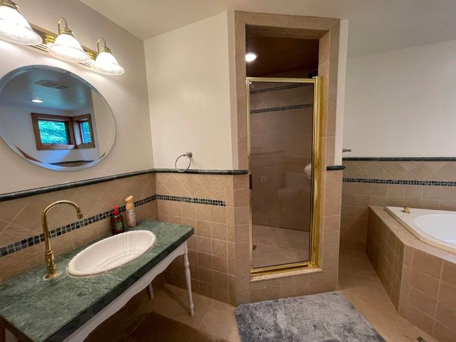 303 Westview Est, House other with 5 bedrooms, 3 bathrooms and null parking in Manchestr Ctr VT | Image 32