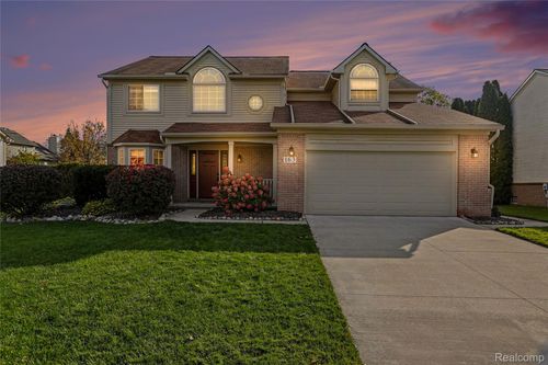 163 Easton Dr, South Lyon, MI, 48178-1884 | Card Image