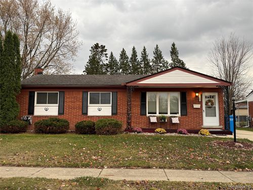 740 Sheffield Dr, Madison Heights, MI, 48071-2208 | Card Image