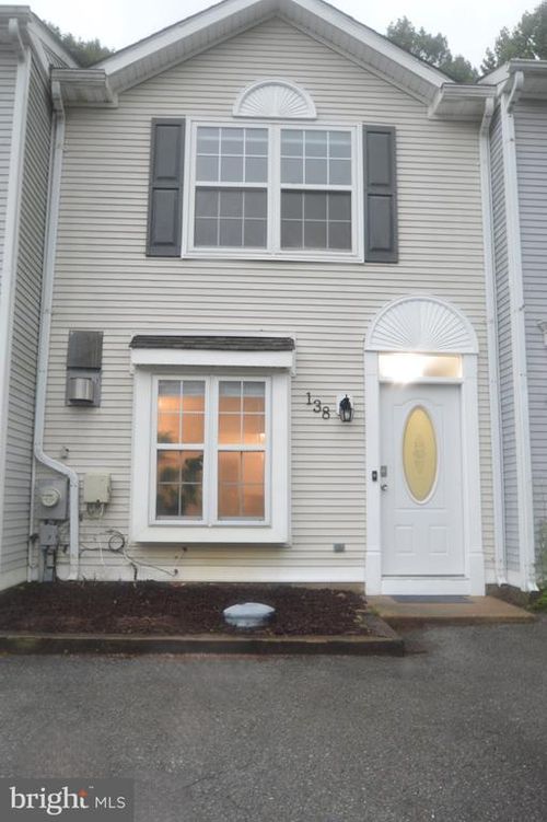 138 Creekside Ct, NEWARK, DE, 19702-3742 | Card Image