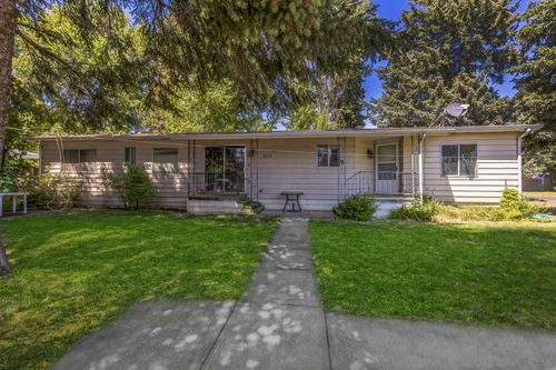 202 W State St, Saint John, WA, 99171-9682 | Card Image
