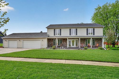 2124 Minnetonka Dr, Cedar Falls, IA, 50613-1520 | Card Image