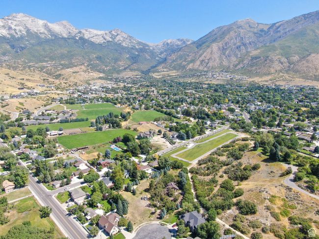 Aerial view with a mountain view | Image 16
