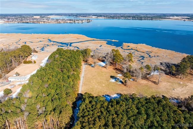 Surrounding Waterfront! | Image 5