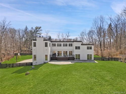 15 Haights Cross Rd, Chappaqua, NY, 10514-2906 | Card Image