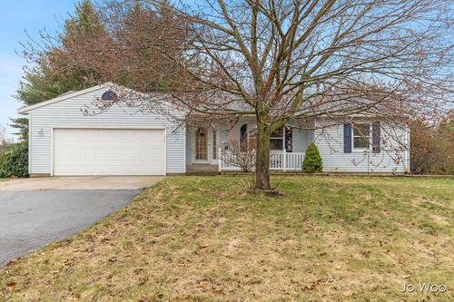 9020 Warner St, Allendale, MI, 49401-7552 | Card Image