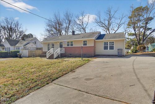 126 White Oak Dr, Henderson, NC, 27536-4749 | Card Image