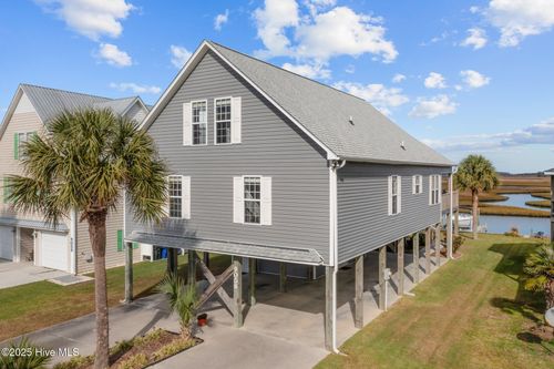 9056 W 9th Street, Surf City, NC, 28445 | Card Image