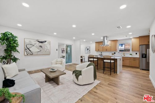 15358 Gault St, Van Nuys, CA, 91406-5243 | Card Image