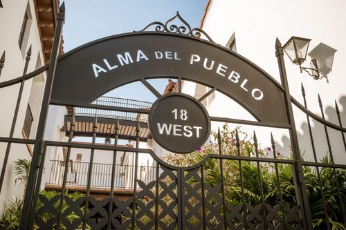 apt-303-18 W Victoria St, Santa Barbara, CA, 93101-3162 | Card Image