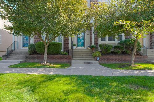 2905 Gentry Park, North Kansas City, MO, 64116-2915 | Card Image