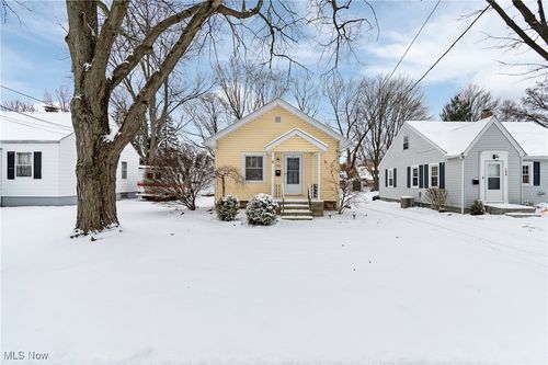 202 Ohio Ave, Wadsworth, OH, 44281-1778 | Card Image